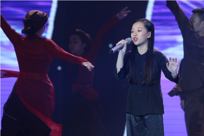 The Voice Kids 2017: 'Công chúa' Hoài Ngọc hát 'Chị tôi', nhận điểm 10 của Cát Tường